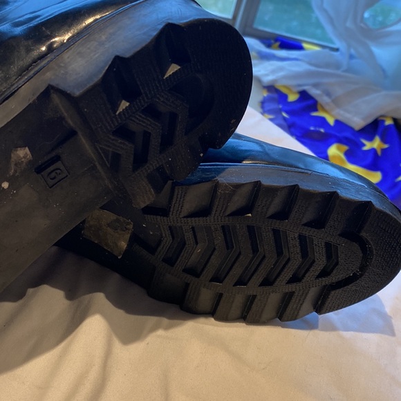 Rubber Boots 9 - Picture 8 of 10